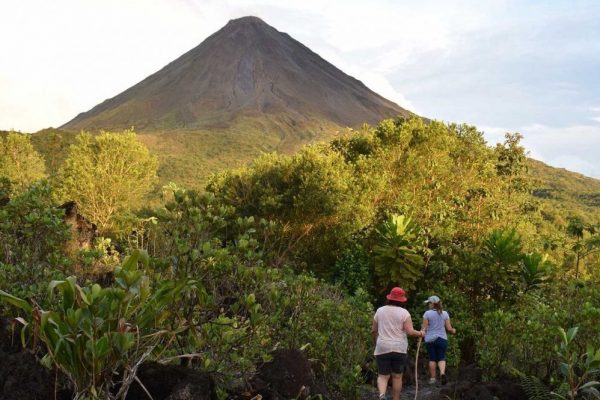 Hiking Arenal volcano Costa Rica